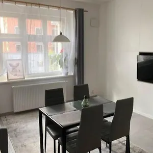 Spacious 2br 6min From Castle! Apartmán